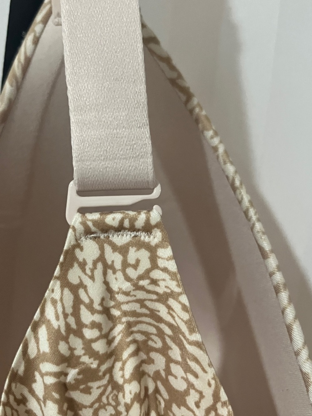 Bali Comfort Smooth T-Shirt Bra - Beige Animal Print Cool Comfort Fabric NWT - Picture 8 of 14